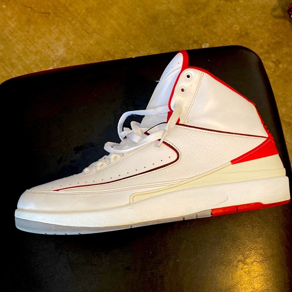 Jordan 2s - Picture 2 of 4